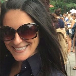 Meet your Posher, Claudine